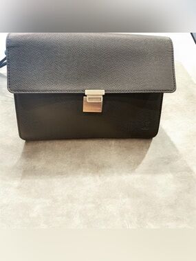 Louis Vuitton Black Taiga Leather Selenga Clutch
